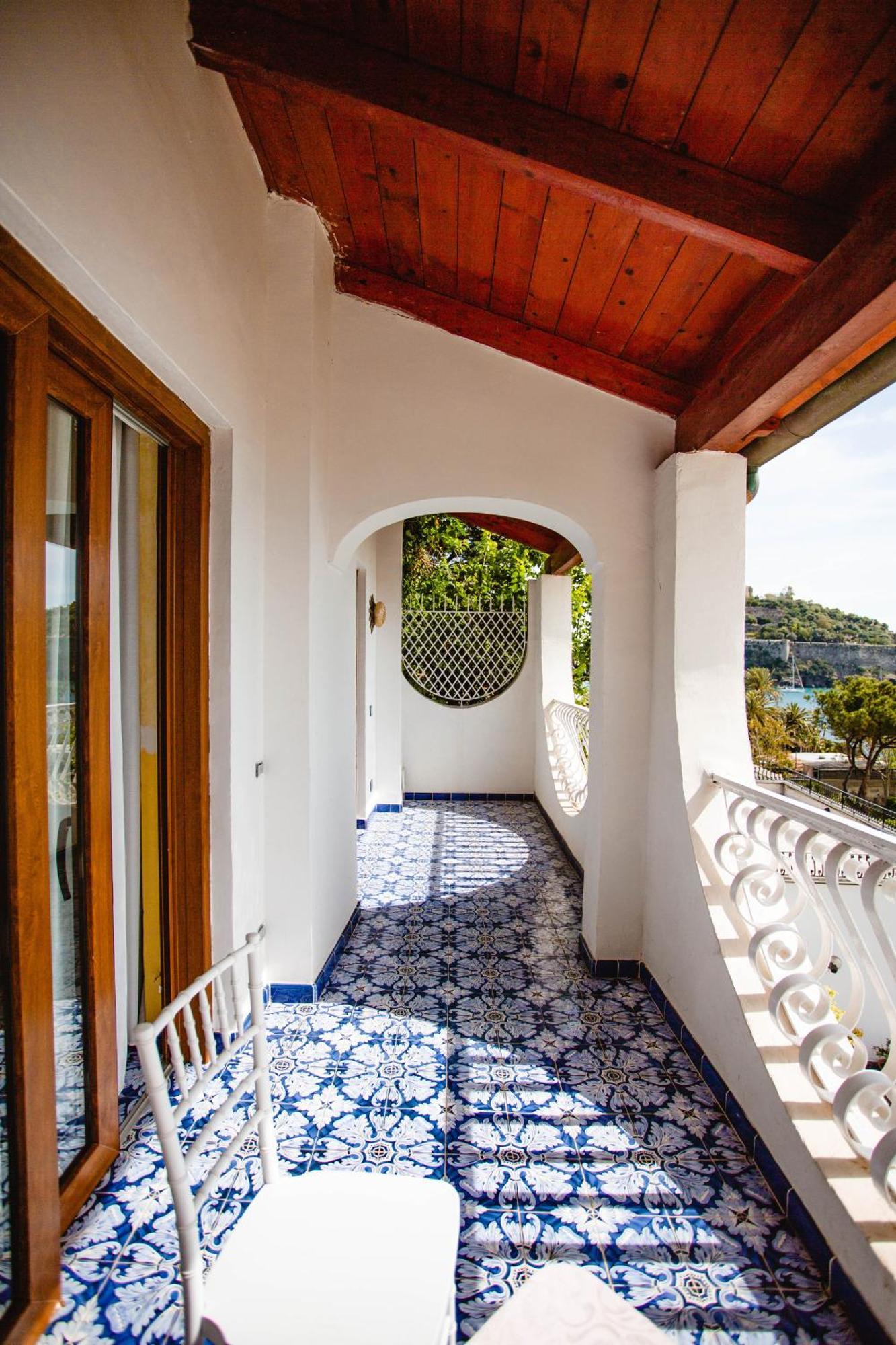 Strand Hotel Delfini Ischia Exterior foto
